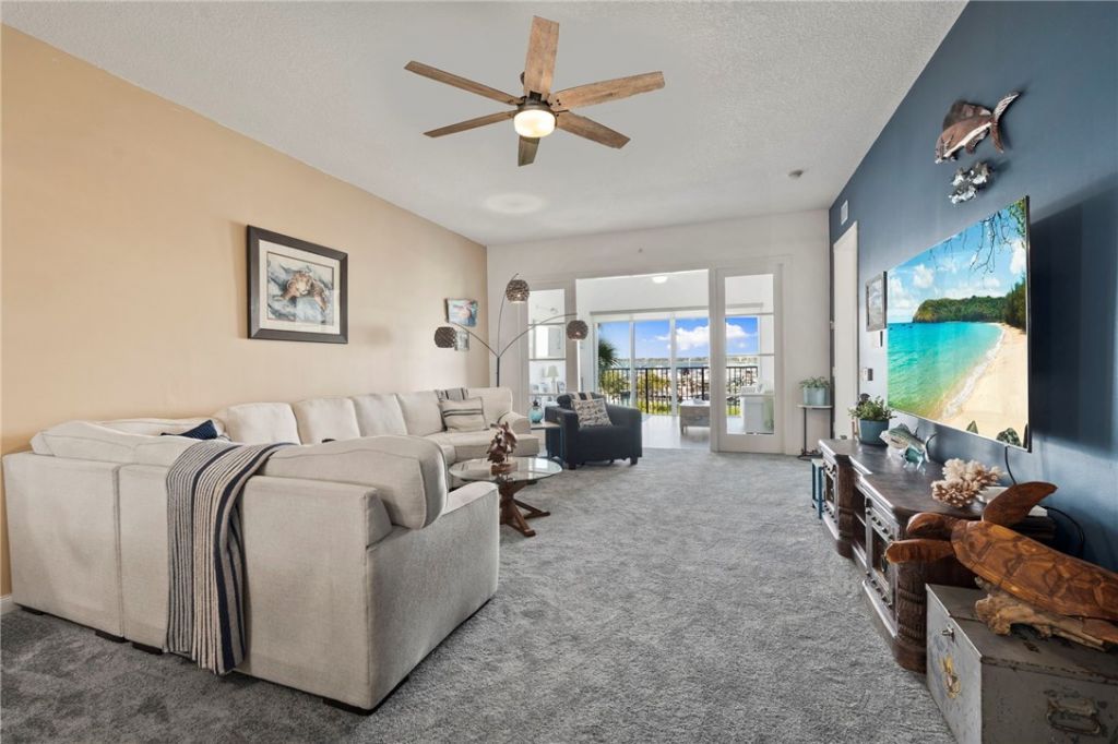 34 Harbour Isle Drive W, Unit 204, Fort Pierce, FL 34949 Photo