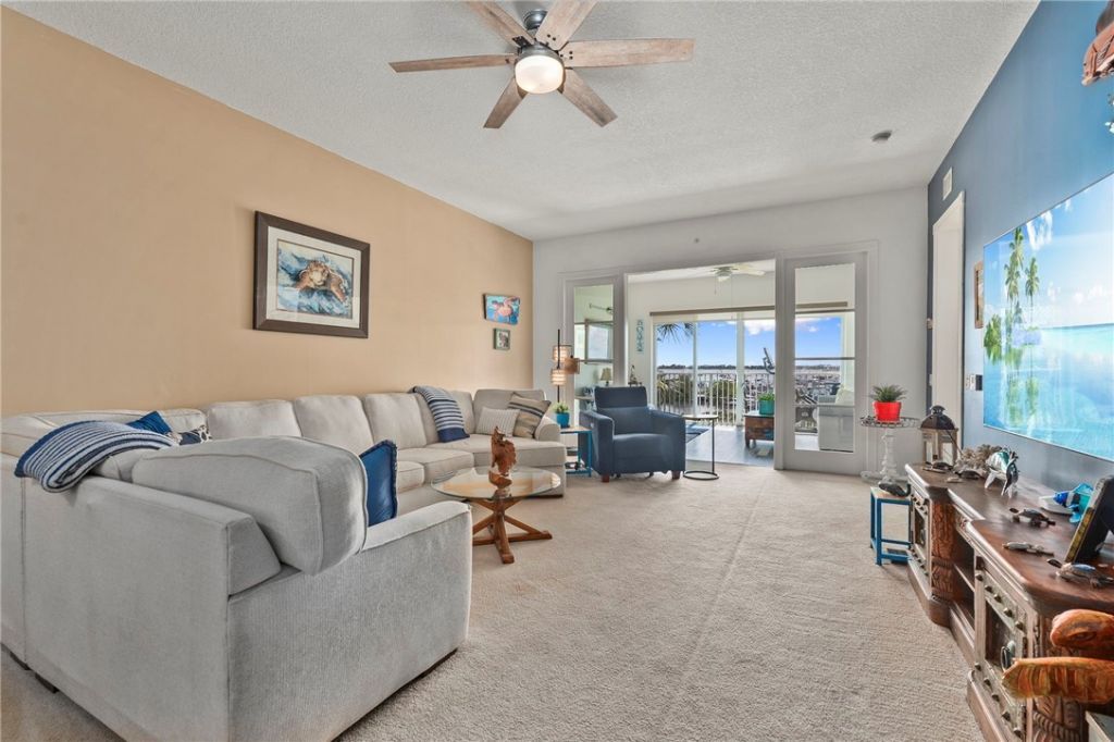34 Harbour Isle Drive W, Unit 204, Fort Pierce, FL 34949 Photo