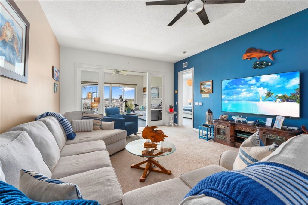 34 Harbour Isle Drive W, Unit 204, Fort Pierce, FL 34949 Photo