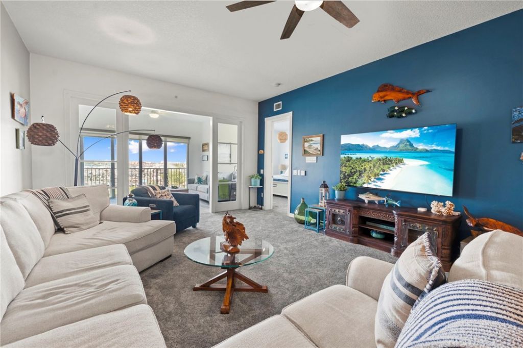 34 Harbour Isle Drive W, Unit 204, Fort Pierce, FL 34949 Photo