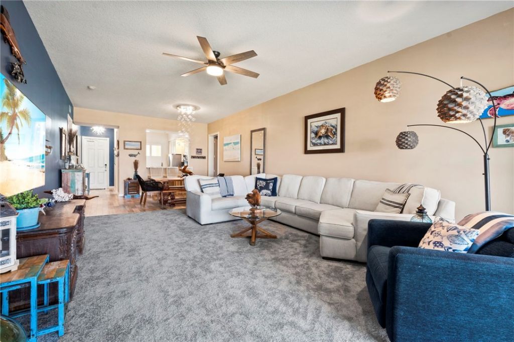 34 Harbour Isle Drive W, Unit 204, Fort Pierce, FL 34949 Photo
