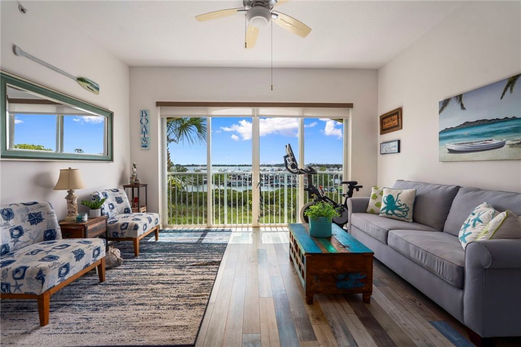 34 Harbour Isle Drive W, Unit 204, Fort Pierce, FL 34949 Photo