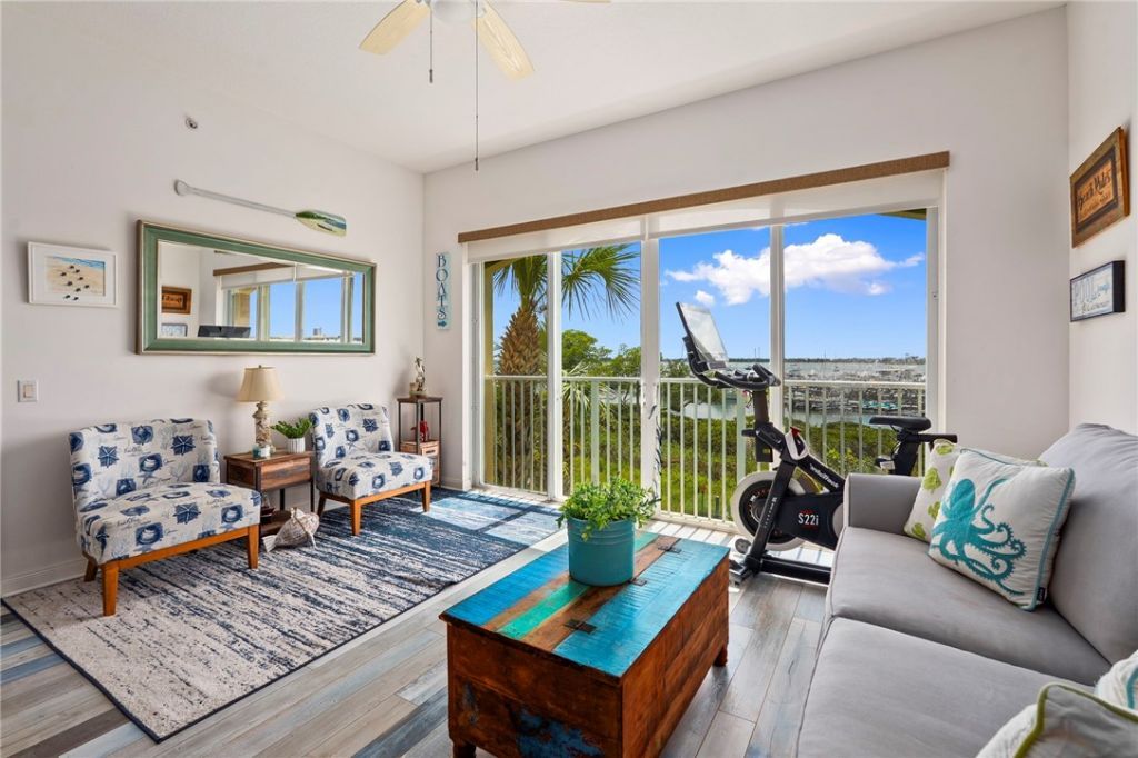 34 Harbour Isle Drive W, Unit 204, Fort Pierce, FL 34949 Photo
