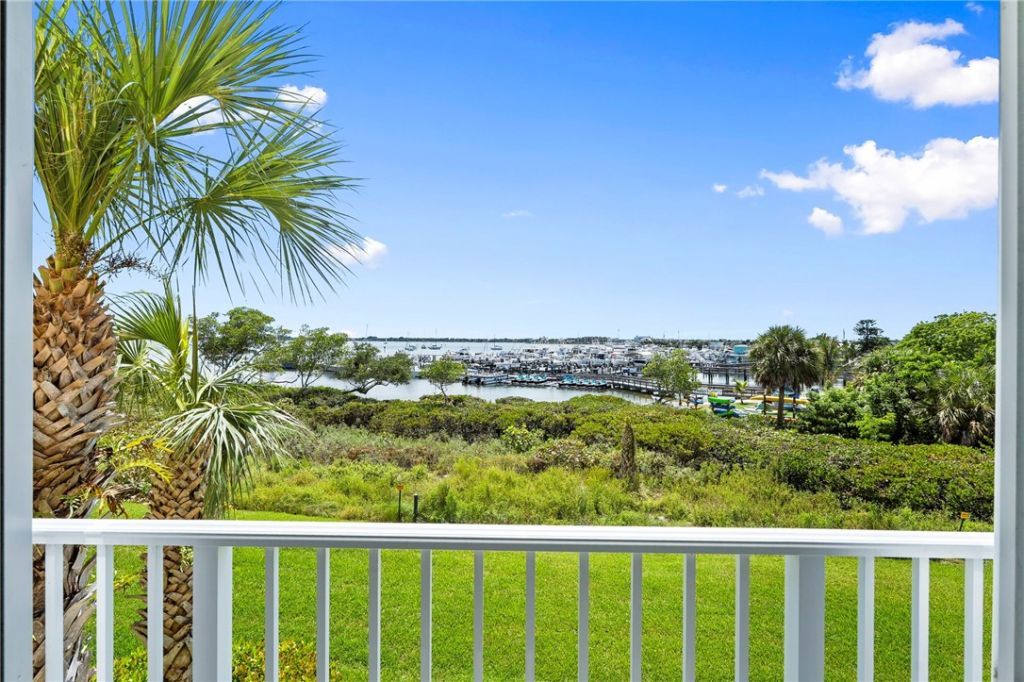 34 Harbour Isle Drive W, Unit 204, Fort Pierce, FL 34949 Photo