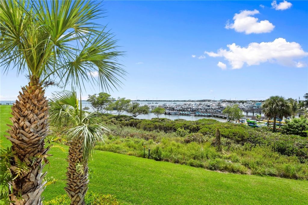 34 Harbour Isle Drive W, Unit 204, Fort Pierce, FL 34949 Photo