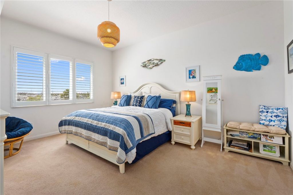 34 Harbour Isle Drive W, Unit 204, Fort Pierce, FL 34949 Photo
