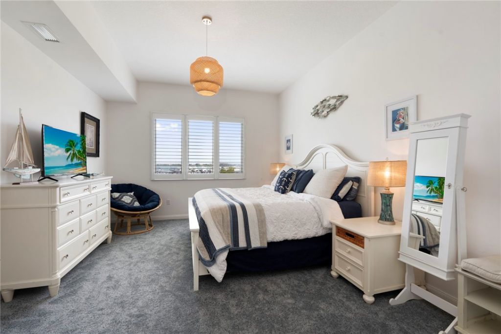 34 Harbour Isle Drive W, Unit 204, Fort Pierce, FL 34949 Photo
