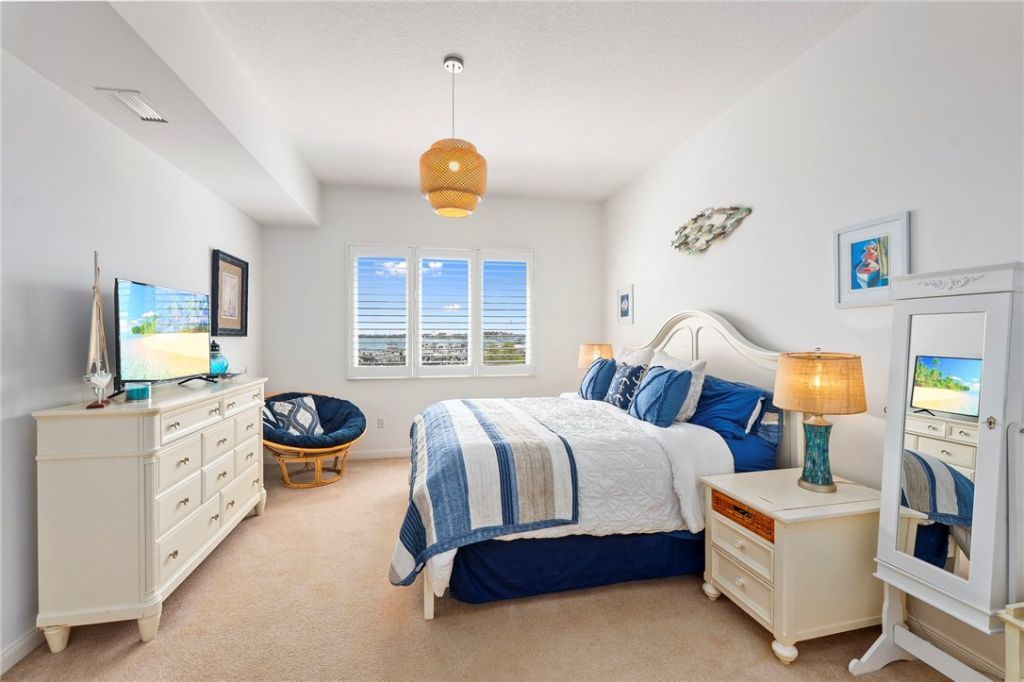34 Harbour Isle Drive W, Unit 204, Fort Pierce, FL 34949 Photo