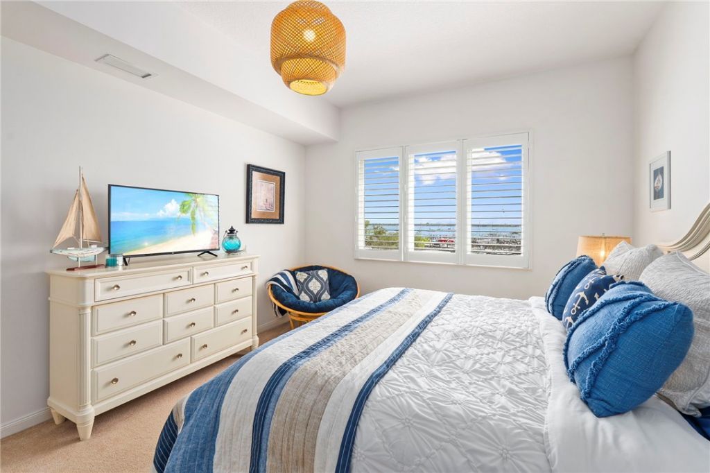 34 Harbour Isle Drive W, Unit 204, Fort Pierce, FL 34949 Photo