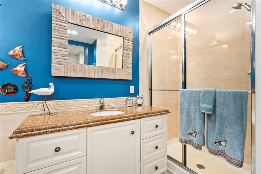 34 Harbour Isle Drive W, Unit 204, Fort Pierce, FL 34949 Photo