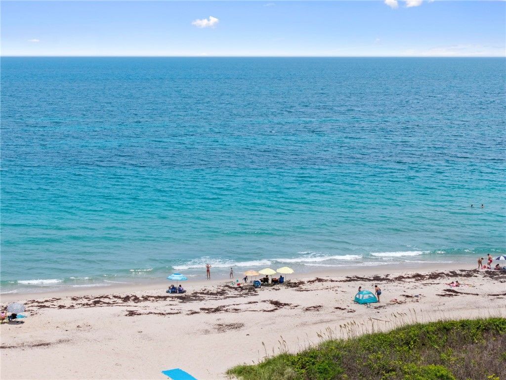 34 Harbour Isle Drive W, Unit 204, Fort Pierce, FL 34949 Photo