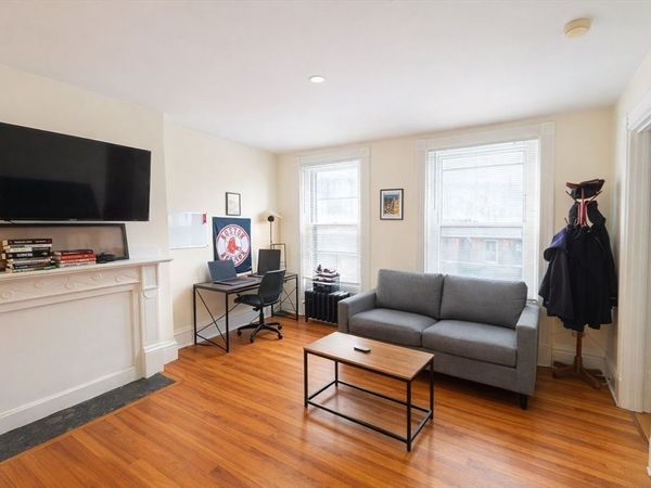 217 Newbury Street, Unit 2, Boston, MA 02116