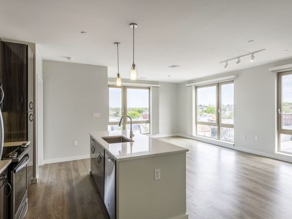 640 Boston Ave, Unit 211, Medford, MA 02155
