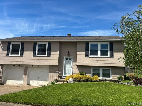 4 W Cherbourg Drive, Buffalo, NY 14227