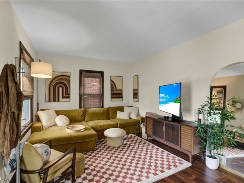 517 W Main Street , Malvern, OH 44644 Photo 6