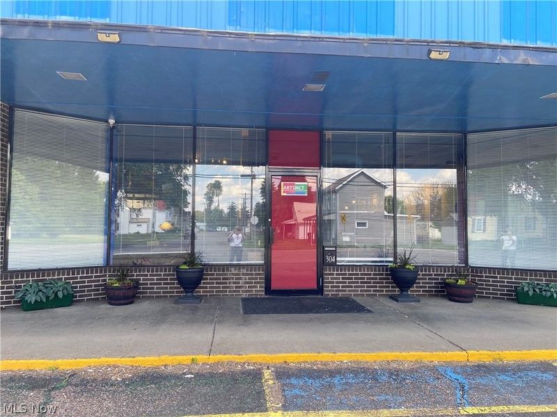 304 S College Street , Newcomerstown, OH 43832 Photo 11