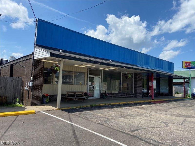 304 S College Street , Newcomerstown, OH 43832 Photo 4
