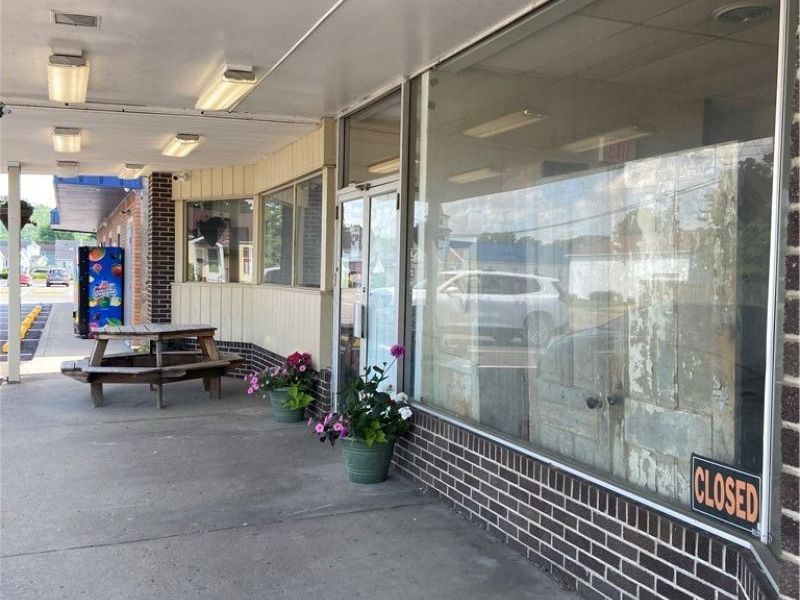 304 S College Street , Newcomerstown, OH 43832 Photo 6