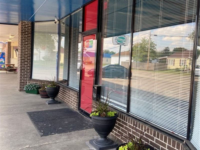 304 S College Street , Newcomerstown, OH 43832 Photo 7