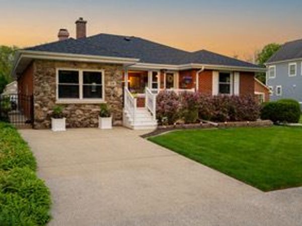 129 S Hudson Street, Westmont, IL 60559