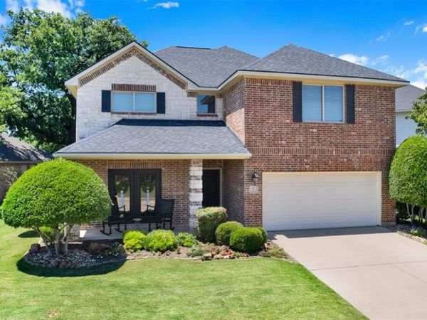 3024 Greenway Drive, Burleson, TX 76028