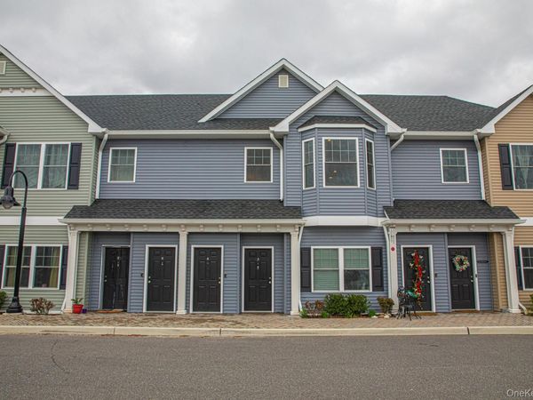 12 Sophia Court , West Babylon, NY 11704