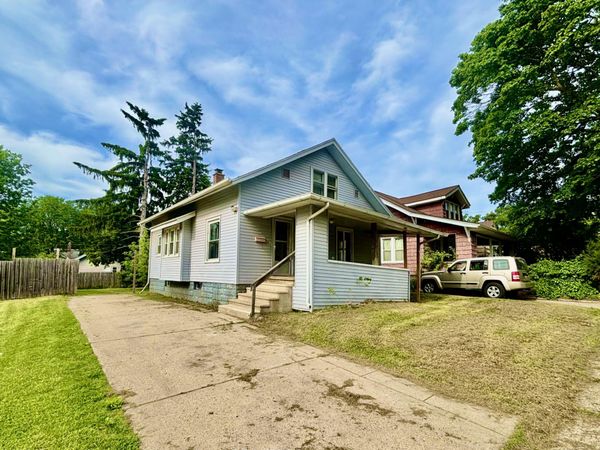 1111 Walsh Street, Lansing, MI 48912