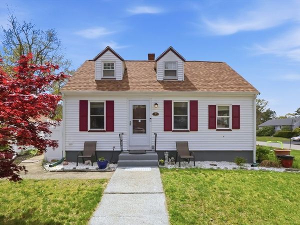 7 Highland Bay Dr, Wareham, MA 02571