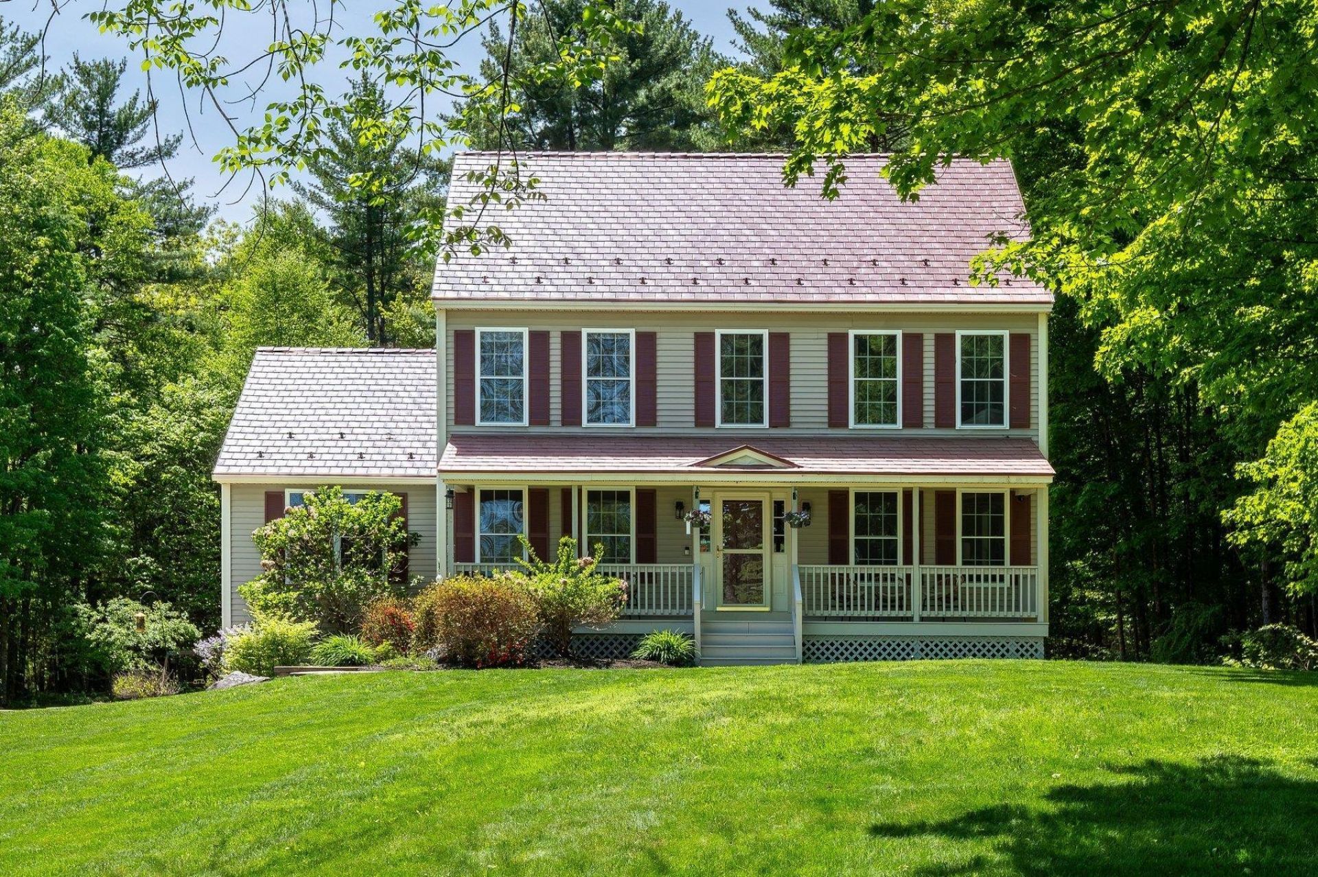 137 Ash Swamp Road, Newmarket, NH 03857 Main Photo