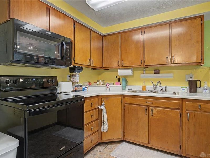 6026 Longford Road, Huber Heights, OH 45424 Photo 9