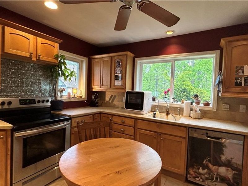 10187 Sperry Road , Kirtland, OH 44094 Photo 7