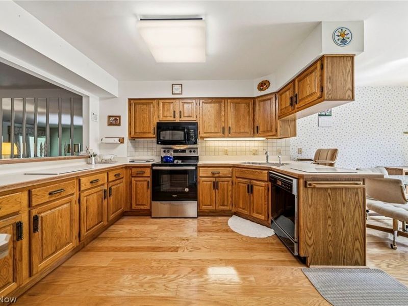 155 Pheasant Run , Mayfield Heights, OH 44124 Photo 5