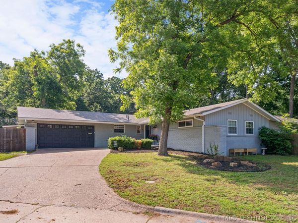 2811 Evergreen Court , Bartlesville, OK 74006