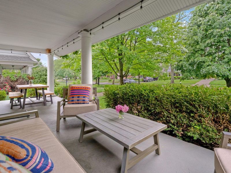 115 N Cassingham Road, Columbus, OH 43209 Photo 4
