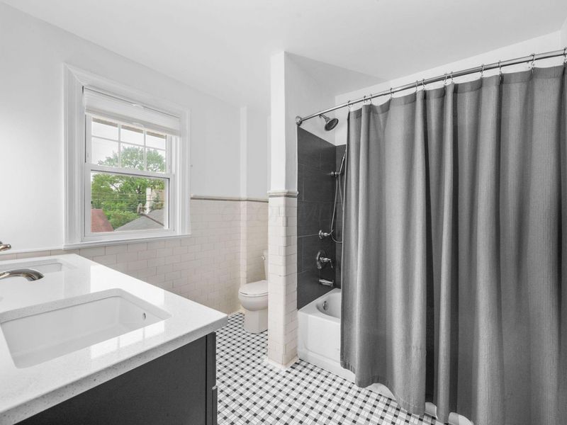 115 N Cassingham Road, Columbus, OH 43209 Photo 41