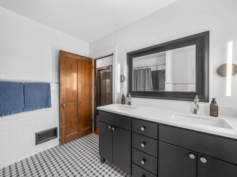 115 N Cassingham Road, Columbus, OH 43209 Photo 43