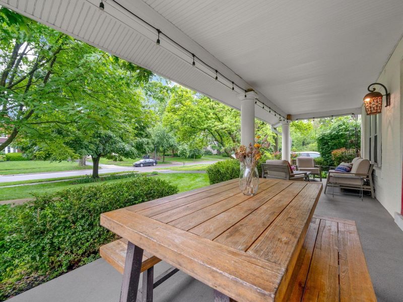 115 N Cassingham Road, Columbus, OH 43209 Photo 5