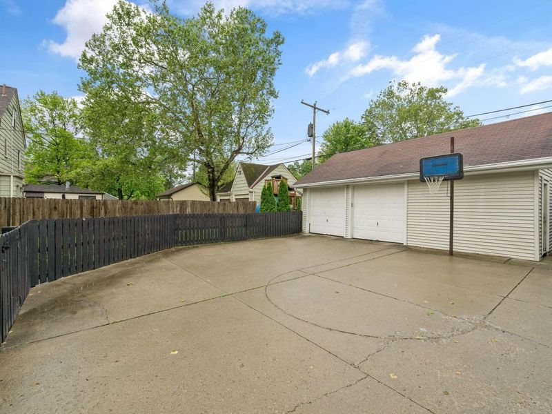 115 N Cassingham Road, Columbus, OH 43209 Photo 59