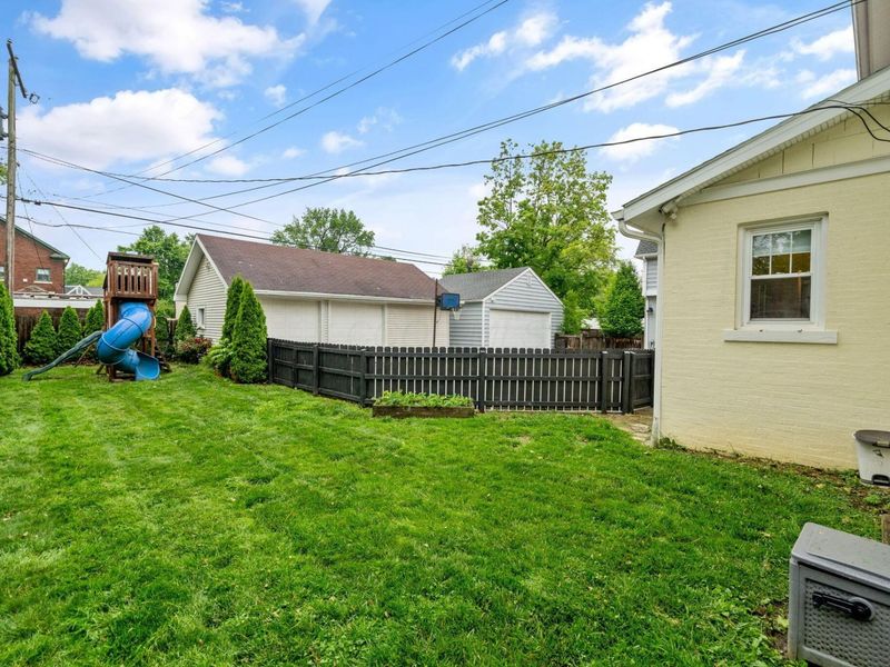 115 N Cassingham Road, Columbus, OH 43209 Photo 62
