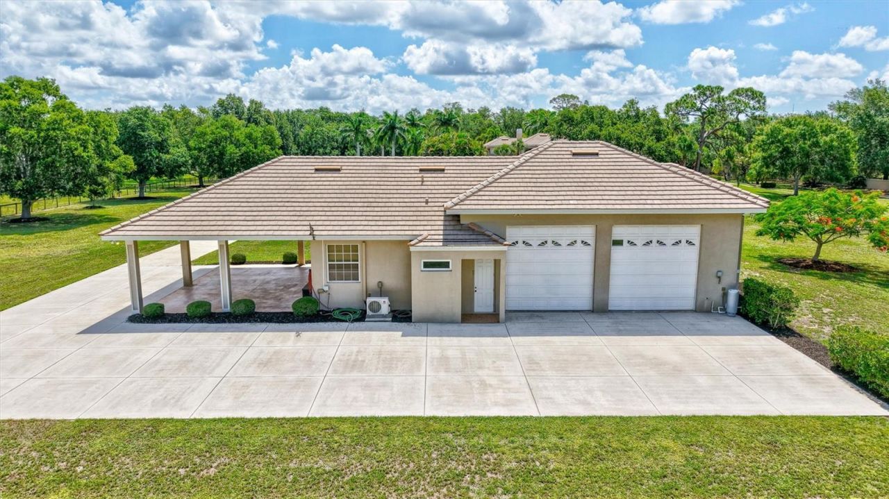 1045 Fox Creek Drive, Sarasota, FL 34240 Photo