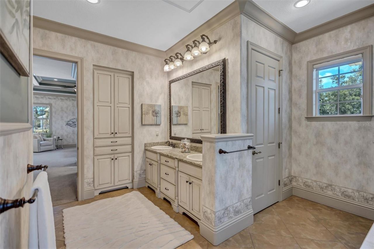 1045 Fox Creek Drive, Sarasota, FL 34240 Photo