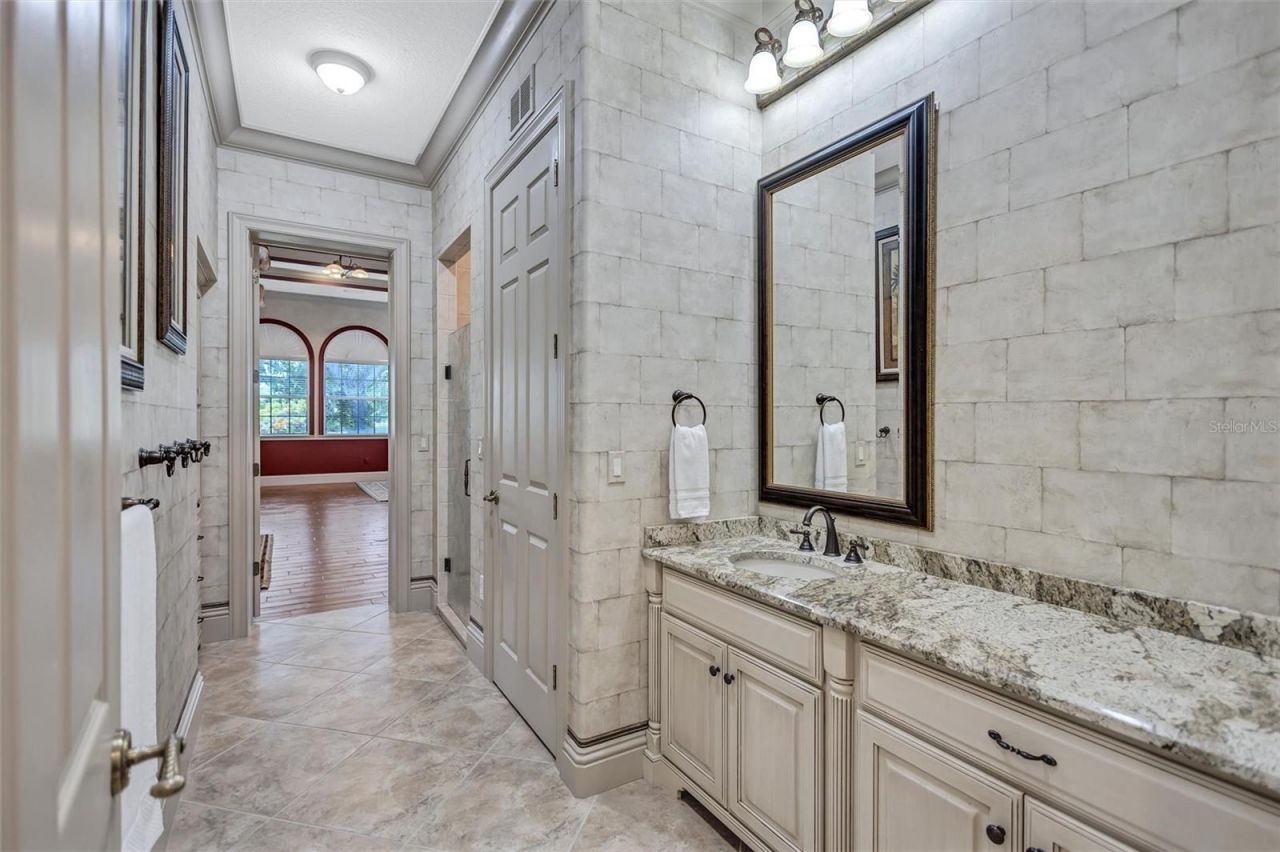 1045 Fox Creek Drive, Sarasota, FL 34240 Photo