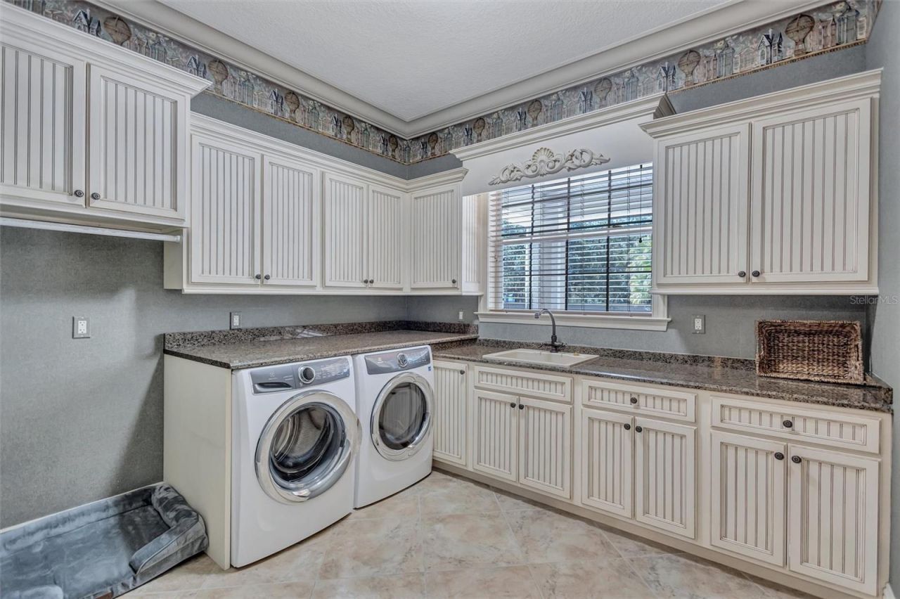 1045 Fox Creek Drive, Sarasota, FL 34240 Photo