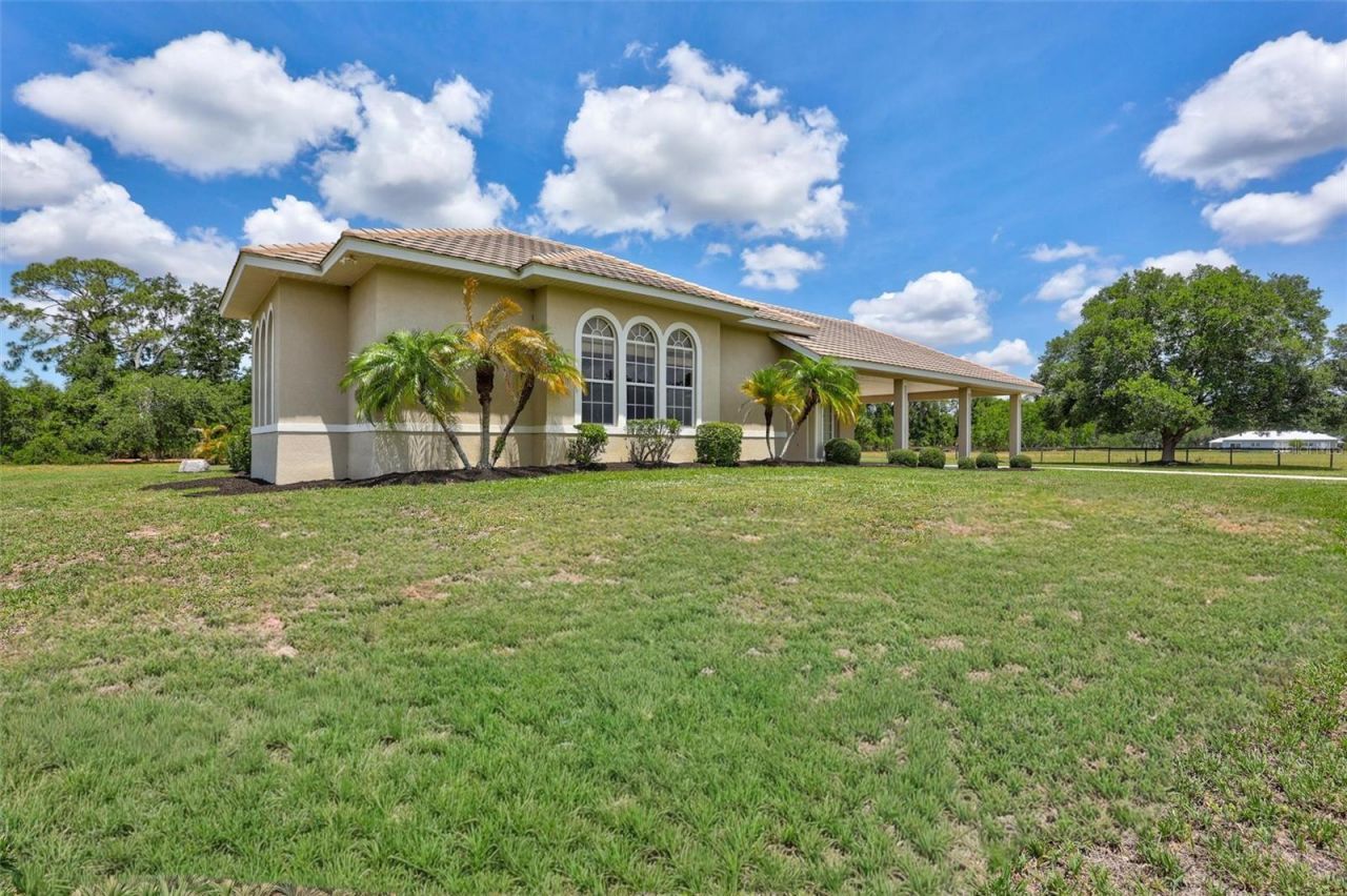 1045 Fox Creek Drive, Sarasota, FL 34240 Photo