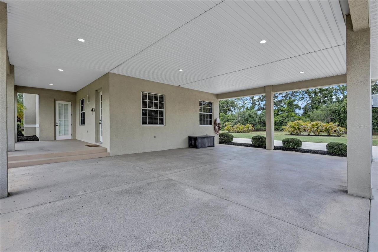 1045 Fox Creek Drive, Sarasota, FL 34240 Photo