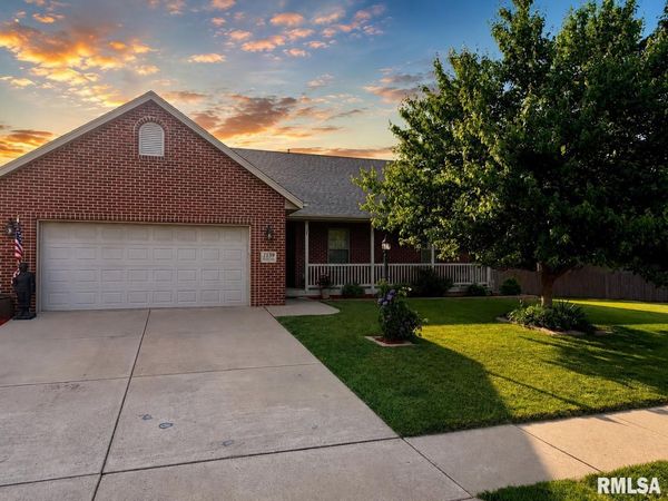 1139 WILLOW LAKE Drive, Metamora, IL 61548