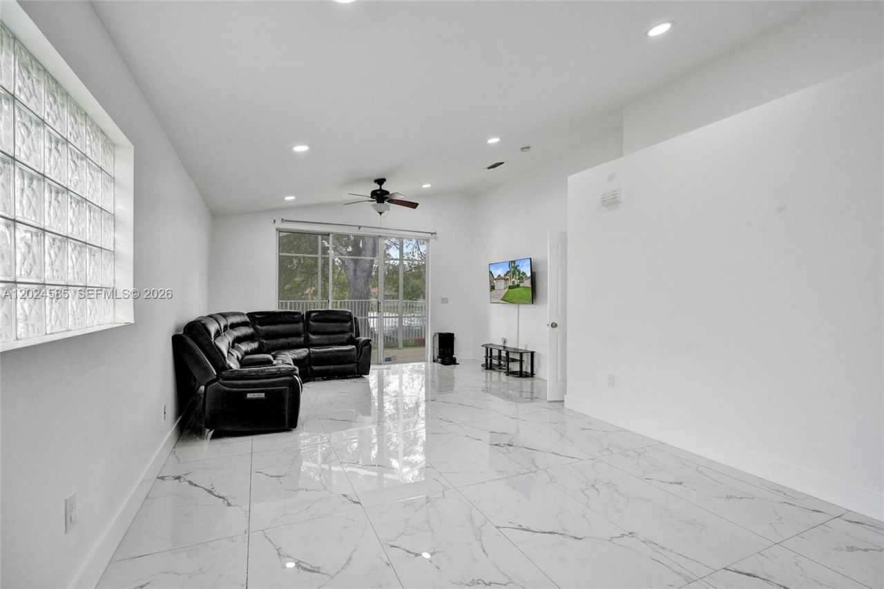 4108 Sapphire Ter , Weston, FL 33331 Photo