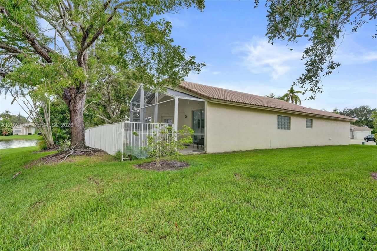 4108 Sapphire Ter , Weston, FL 33331 Photo