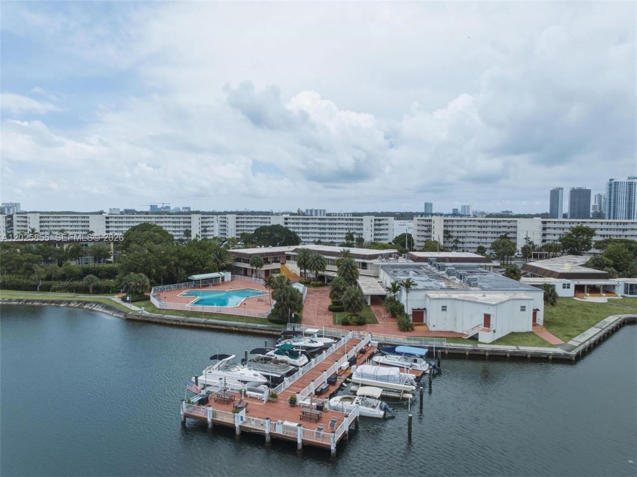 2855 Leonard Dr , Unit H106, Aventura, FL 33160 Photo