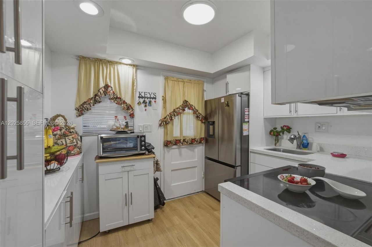 2855 Leonard Dr , Unit H106, Aventura, FL 33160 Photo